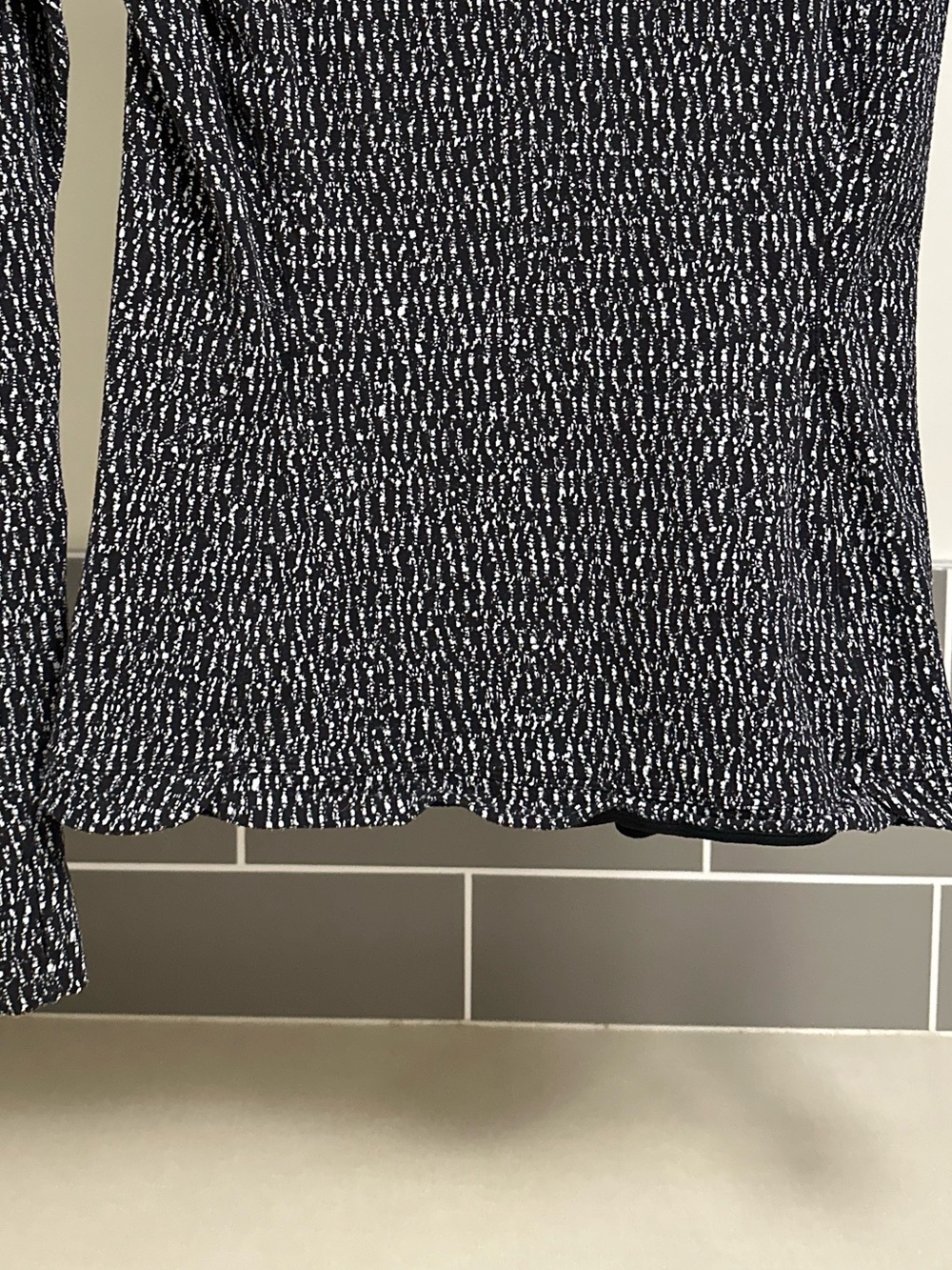 Lululemon Runderful Long Sleeve - Picture 5 of 10